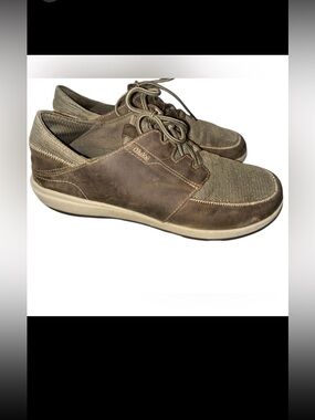 Olukai Makia Lace Up Shoes 11